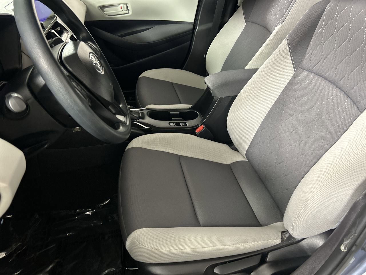 Used 2025 Toyota Corolla LE image 20