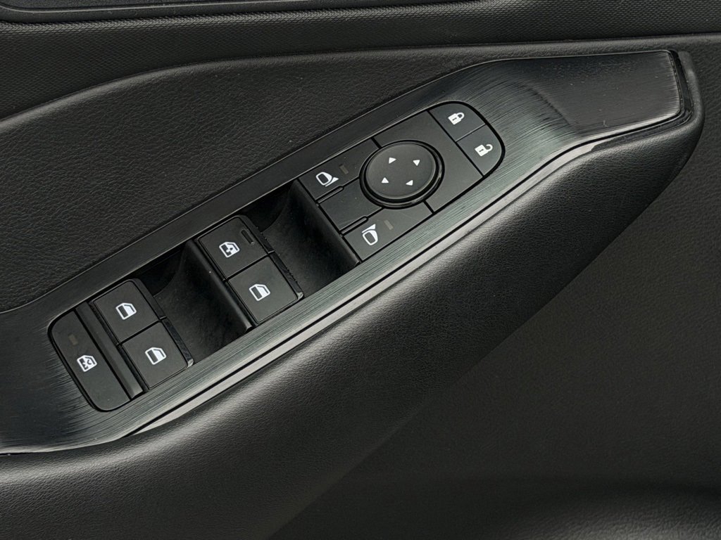 Used 2024 Nissan Rogue S image 18