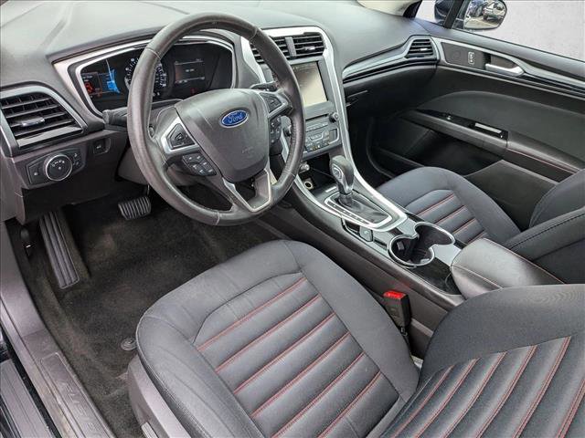 Used 2016 Ford Fusion SE image 10