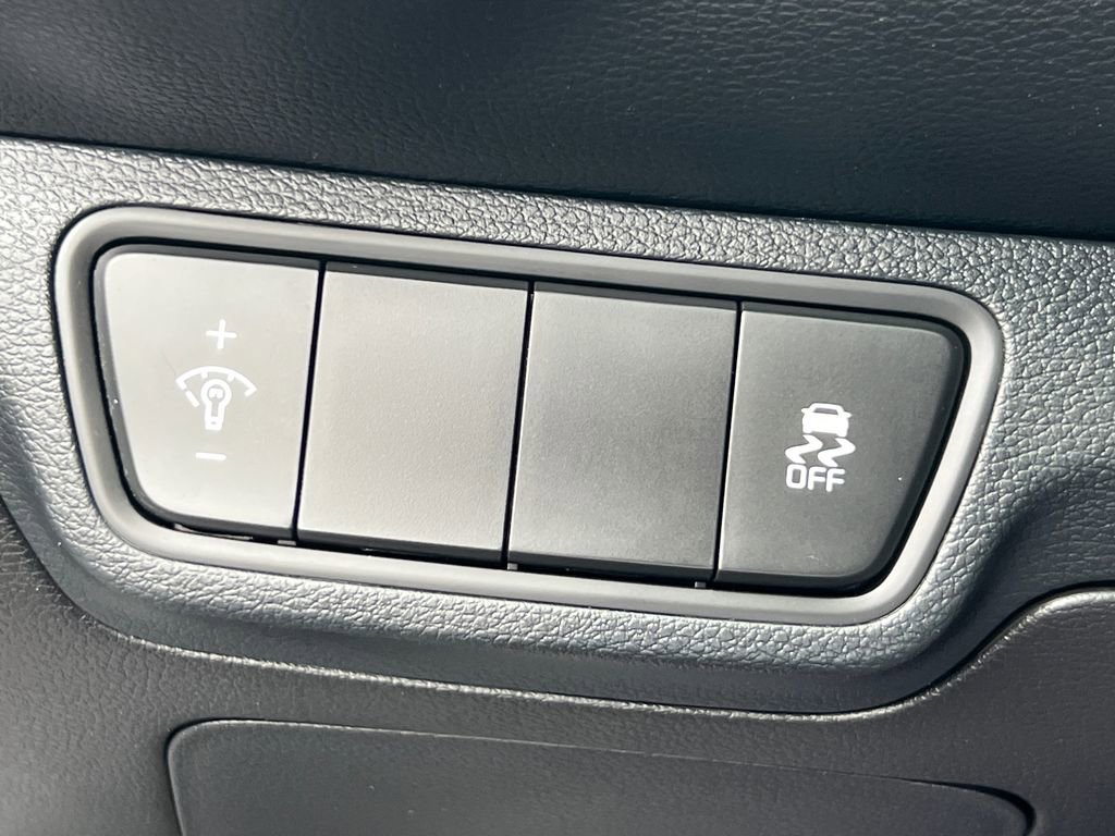 Used 2024 Kia Forte LXS image 29