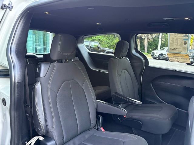 Used 2019 Chrysler Pacifica Touring Plus FWD image 25