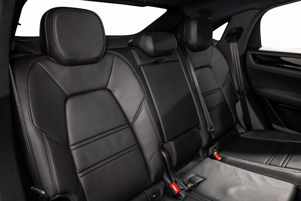 Used 2021 Porsche Cayenne Coupe image 32