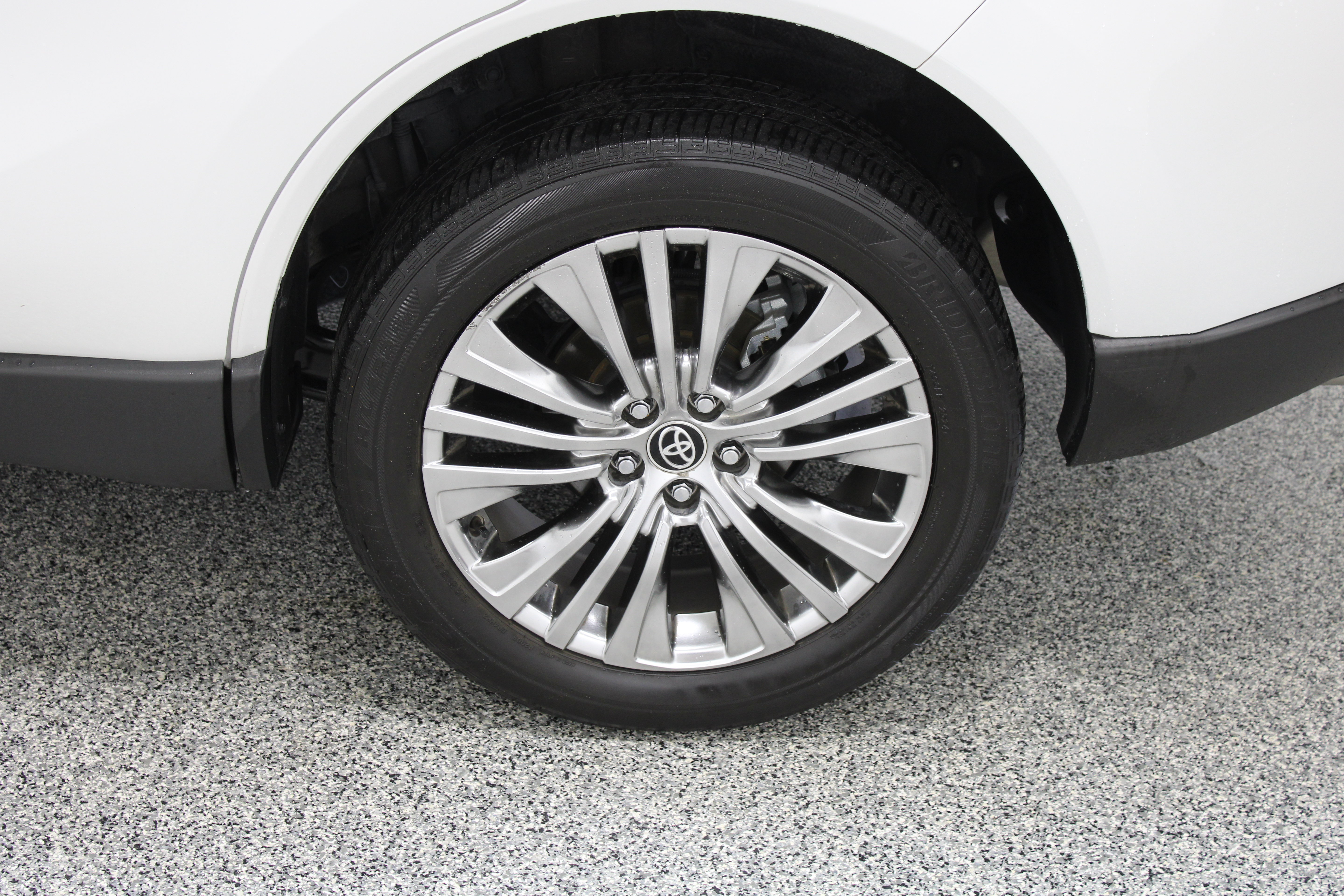 Certified 2024 Toyota Venza XLE AWD/4WD image 10