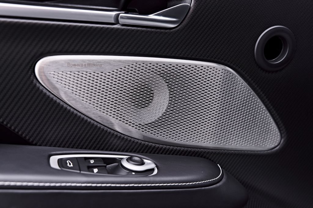 Used 2025 Aston Martin Vanquish RWD image 43