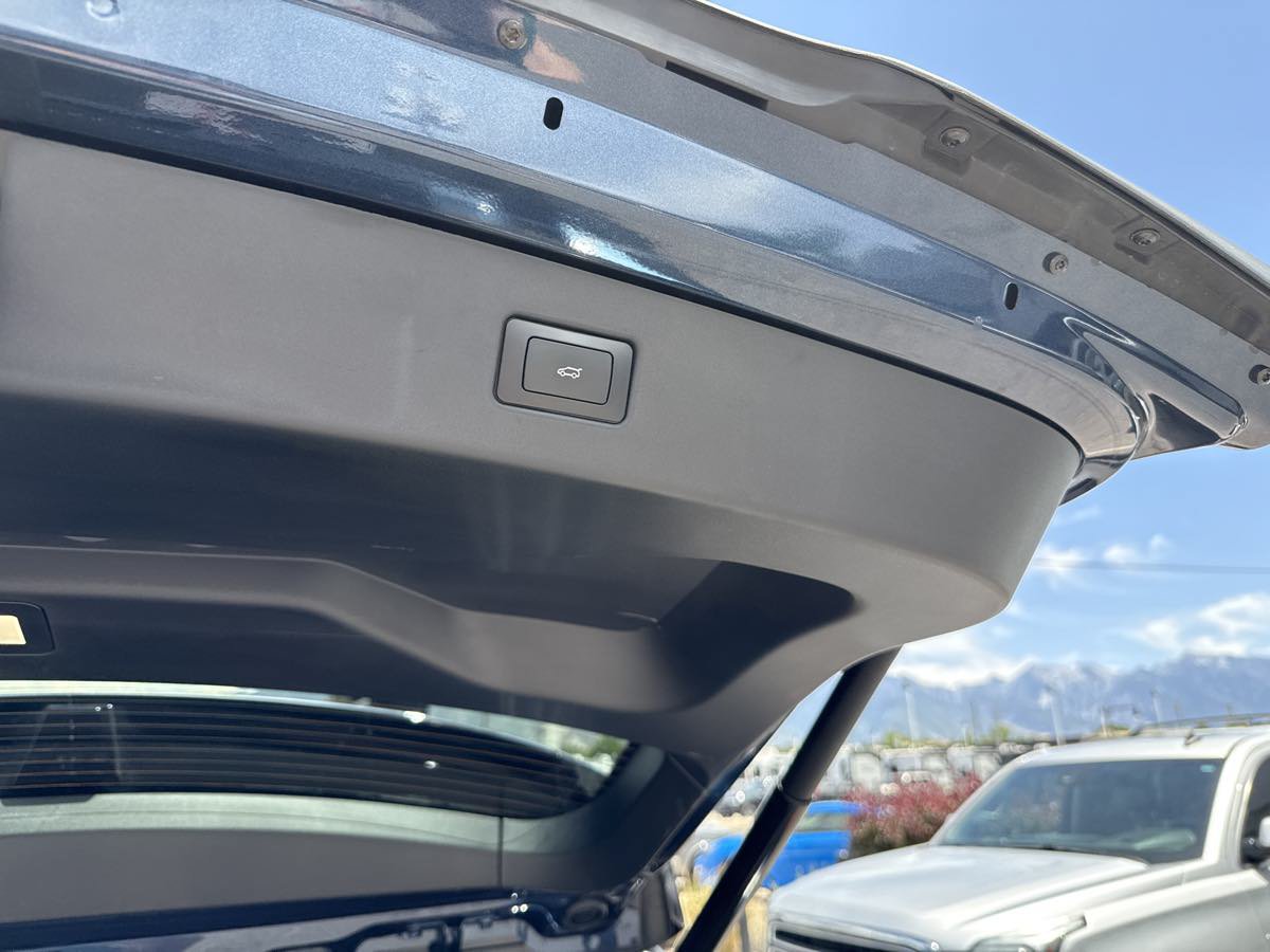 Used 2023 Fisker Ocean One AWD/4WD image 17