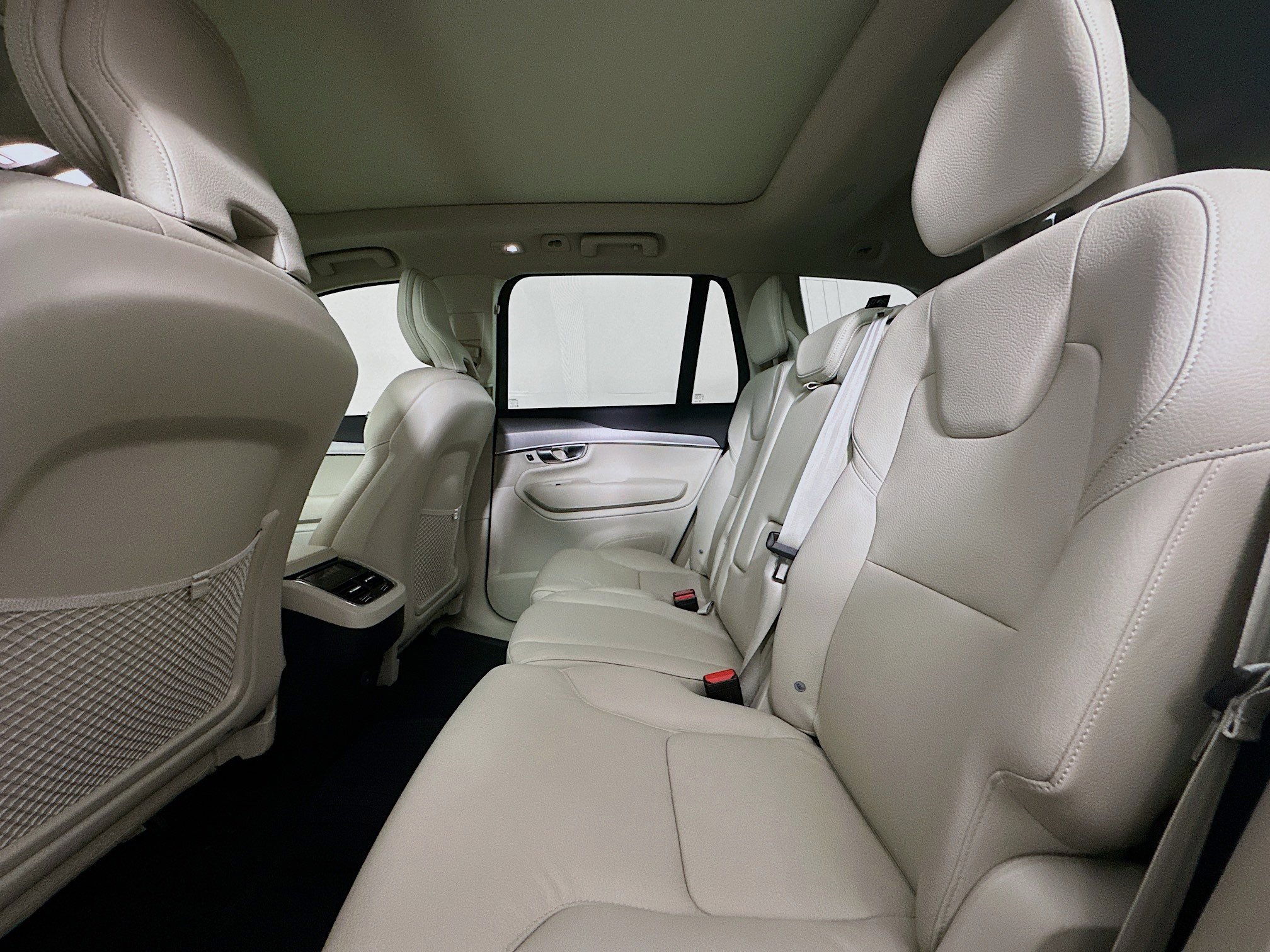 Used 2025 Volvo XC90 B5 Core w/ Protection Package AWD/4WD image 29