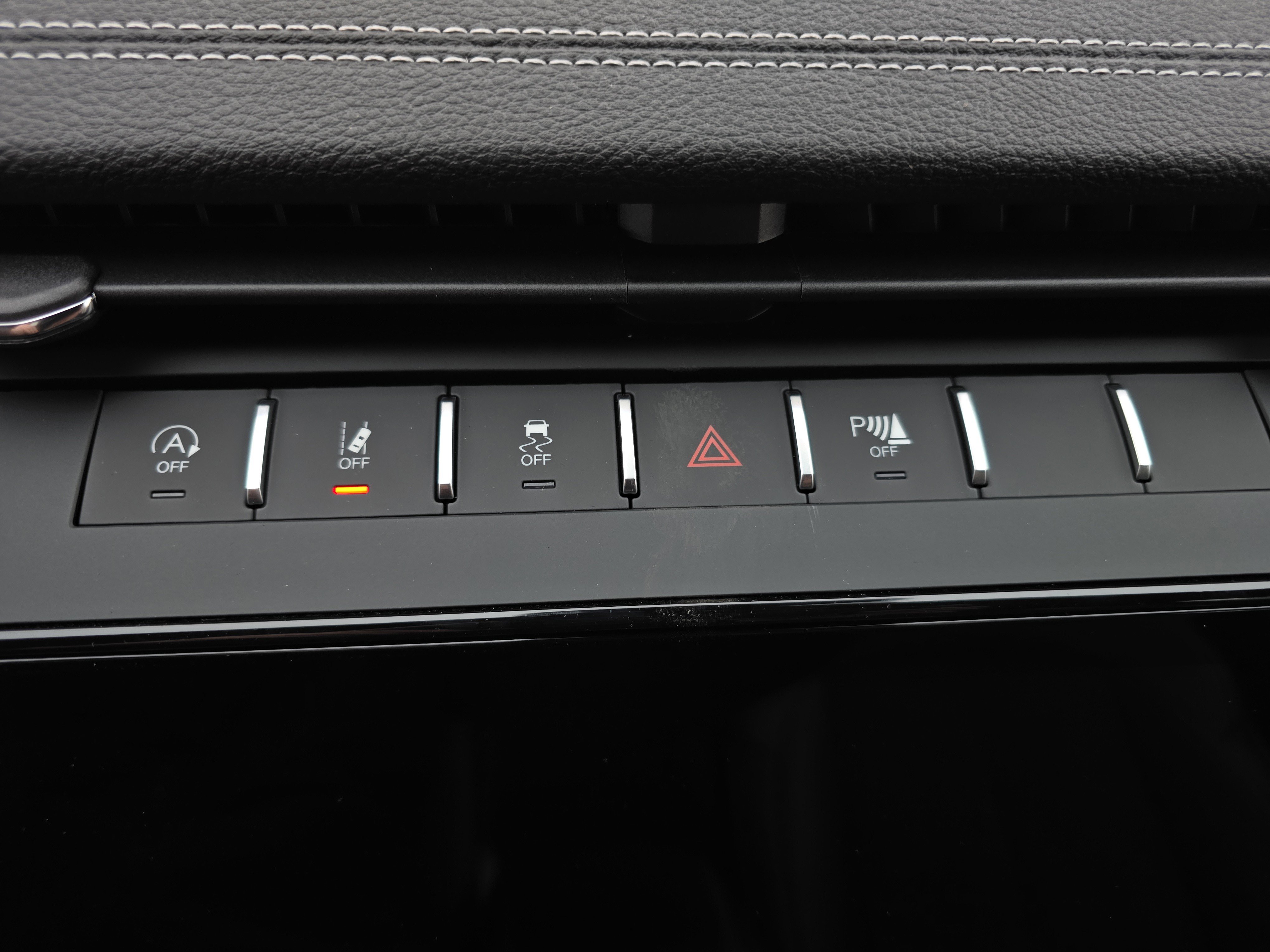 New 2026 Jeep Grand Cherokee Altitude image 28