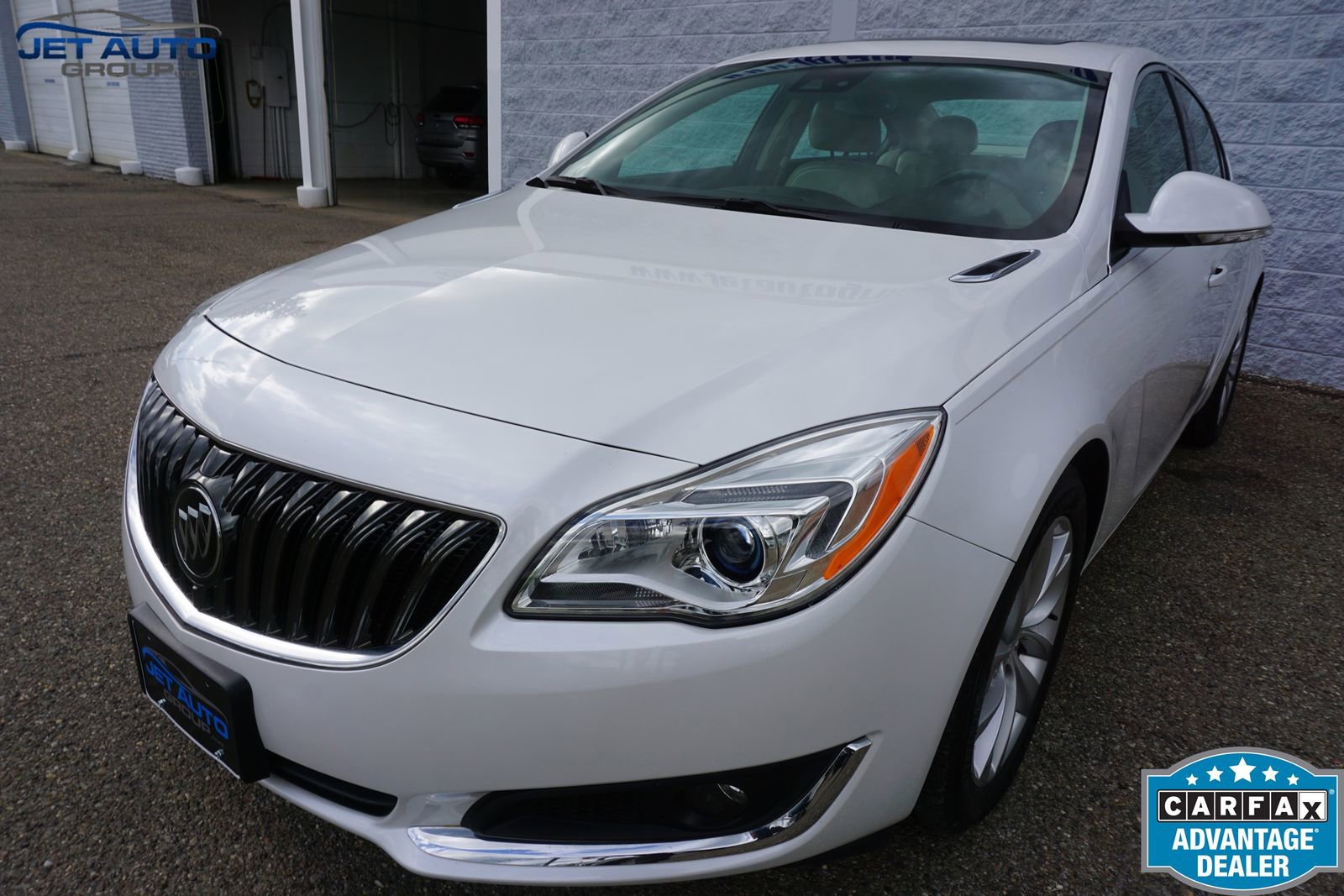 Used 2016 Buick Regal Premium w/ Driver Confidence Package #2 FWD image 5