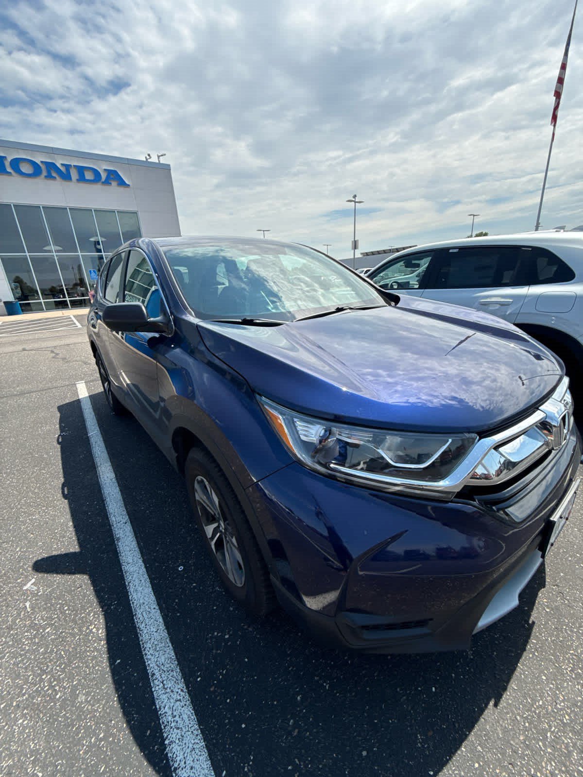 Used 2017 Honda CR-V LX image 4