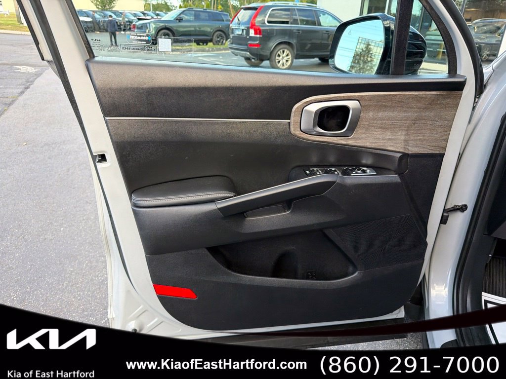 Certified 2023 Kia Sorento S w/ Panoramic Sunroof Package AWD/4WD image 30