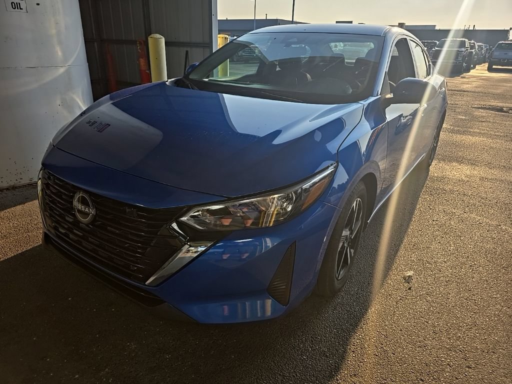 Used 2024 Nissan Sentra SV FWD image 2