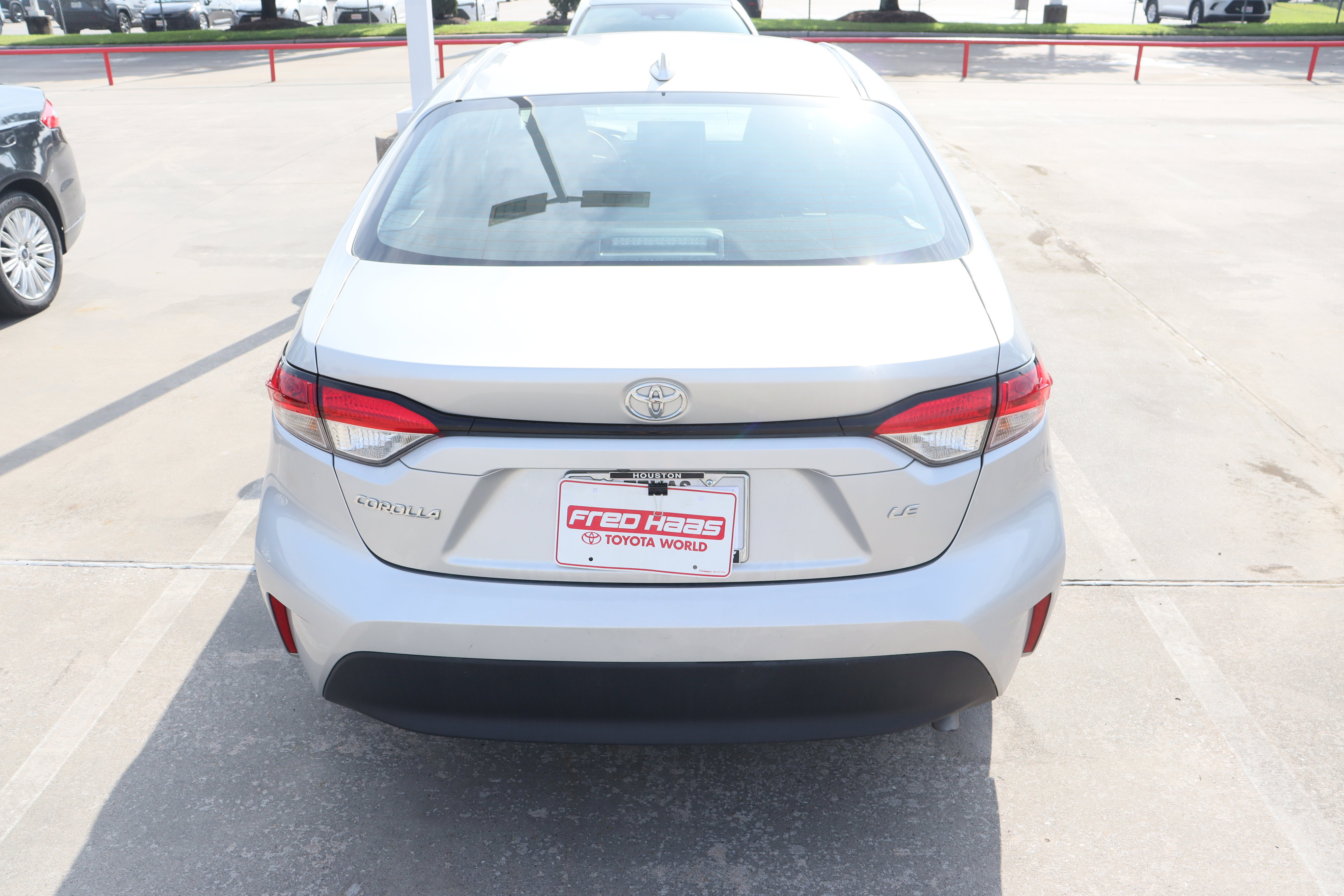 Used 2025 Toyota Corolla LE FWD image 8