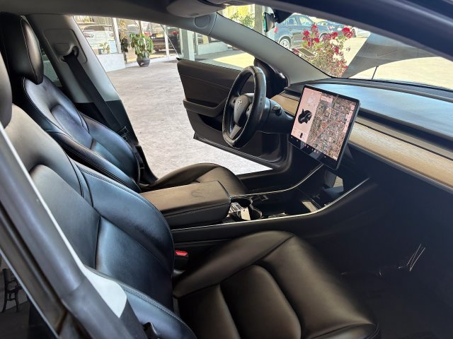 Used 2019 Tesla Model 3 Standard Range Plus RWD image 19