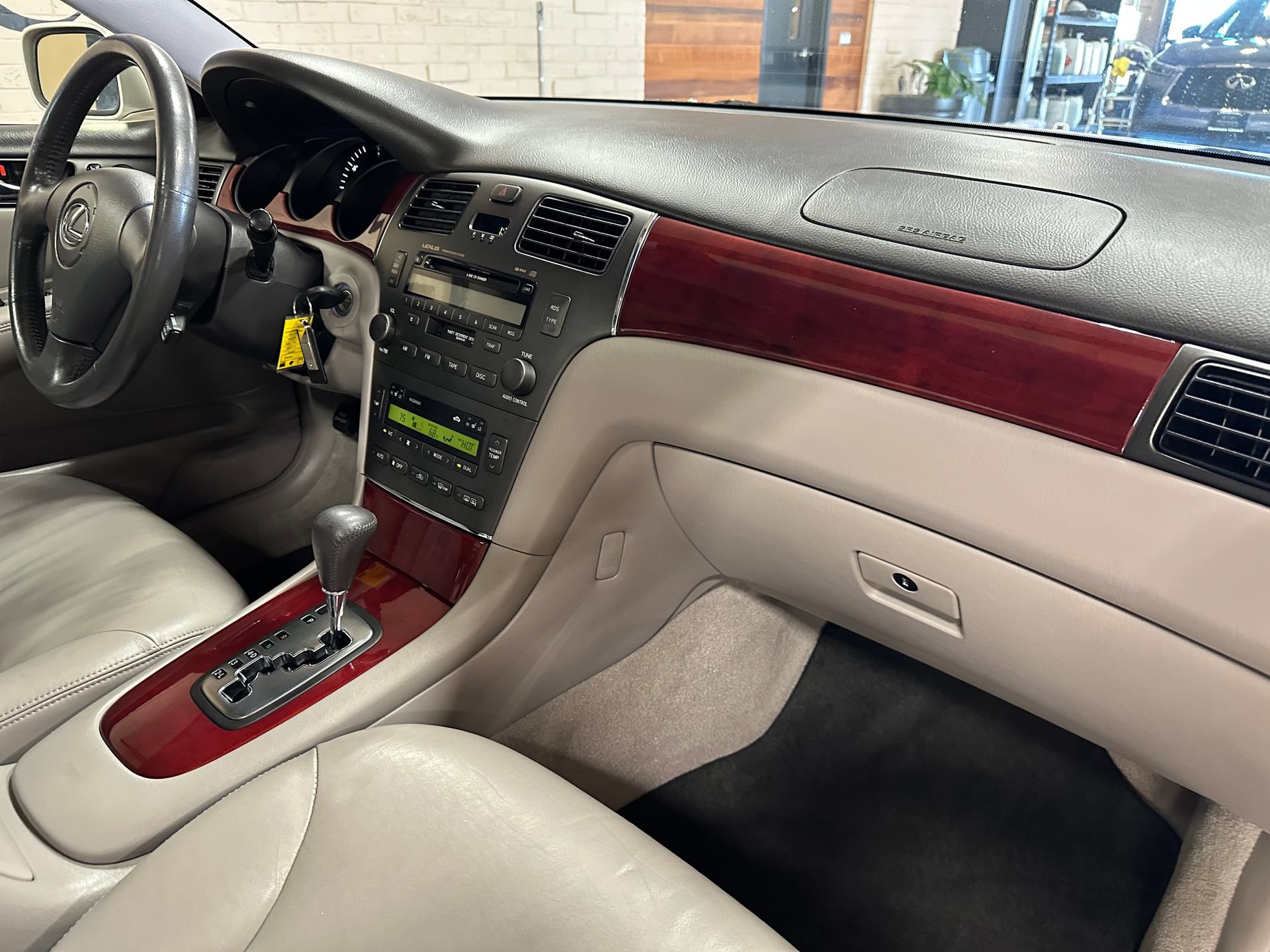 Used 2002 Lexus ES 330 FWD image 20