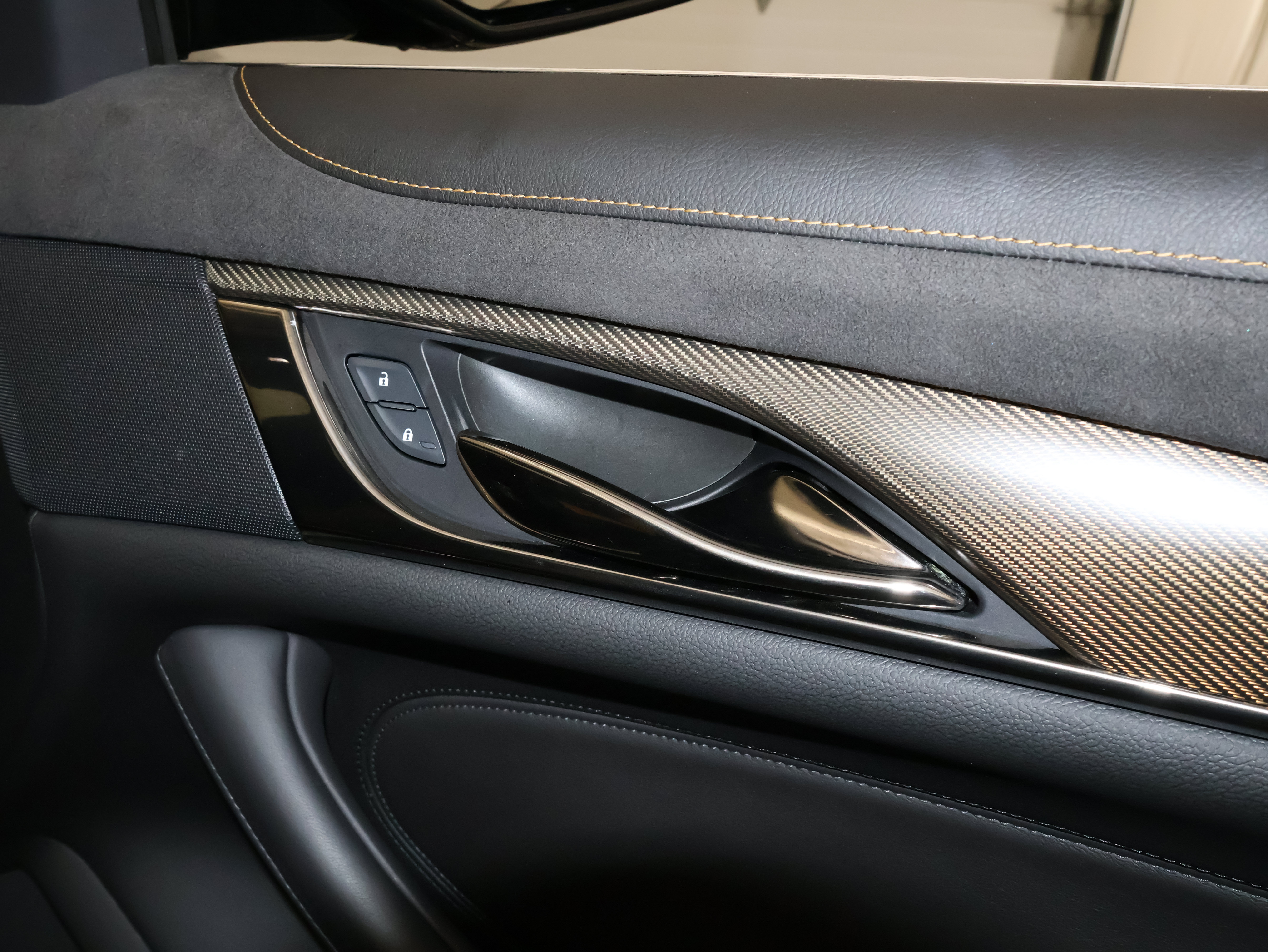 Used 2019 Cadillac CTS V w/ Luxury Package RWD image 54