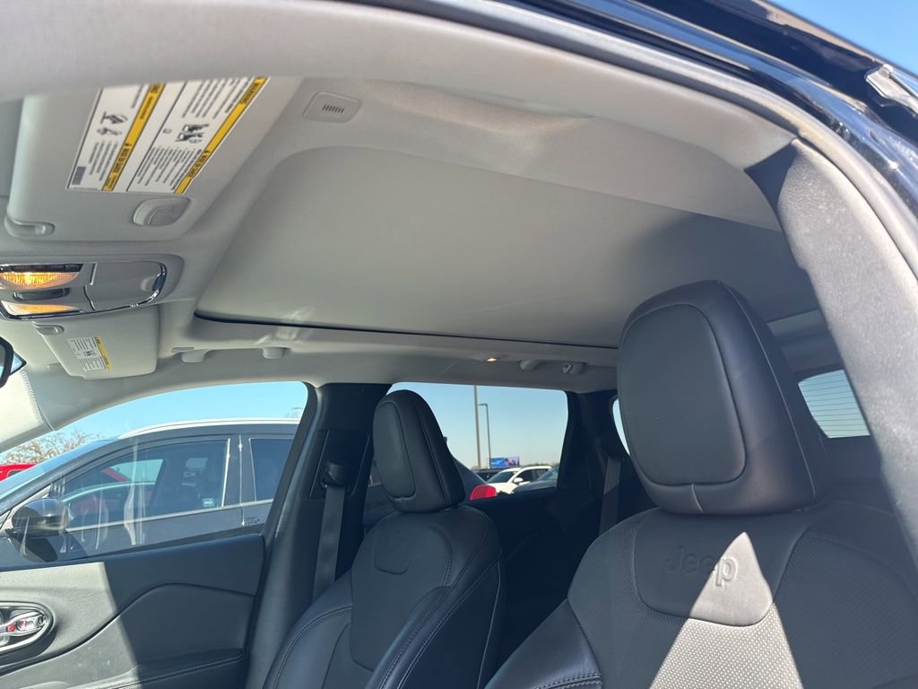 Used 2019 Jeep Cherokee Limited image 6