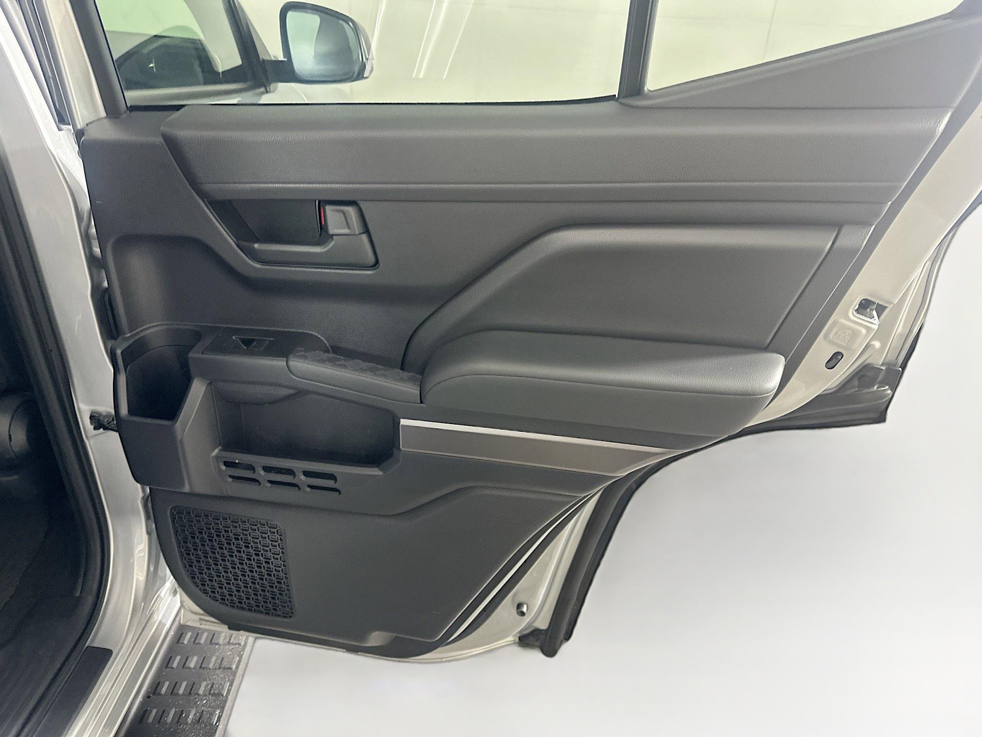 Used 2025 Toyota 4Runner SR5 image 29