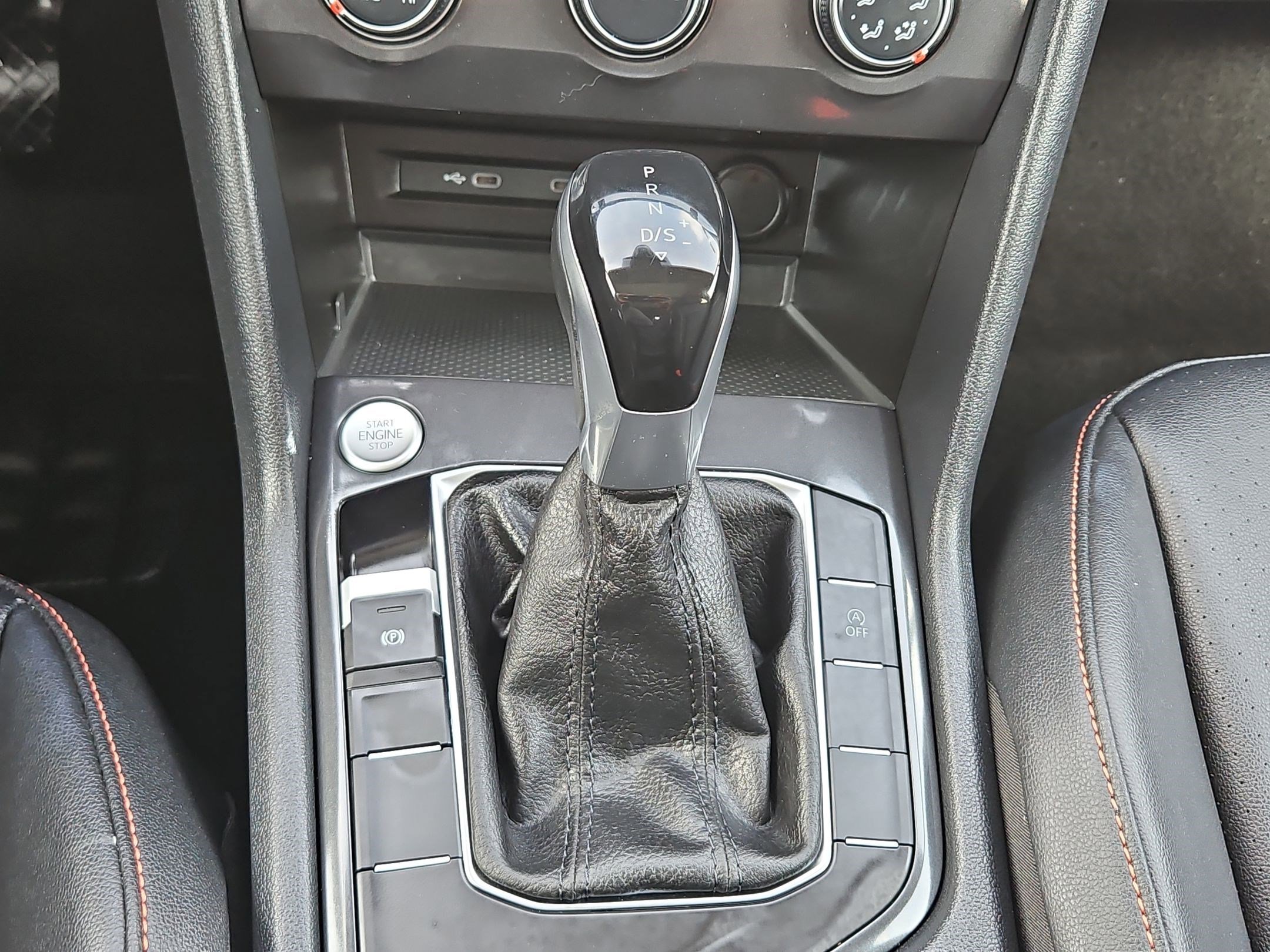 Used 2024 Volkswagen Tiguan Wolfsburg Edition image 25