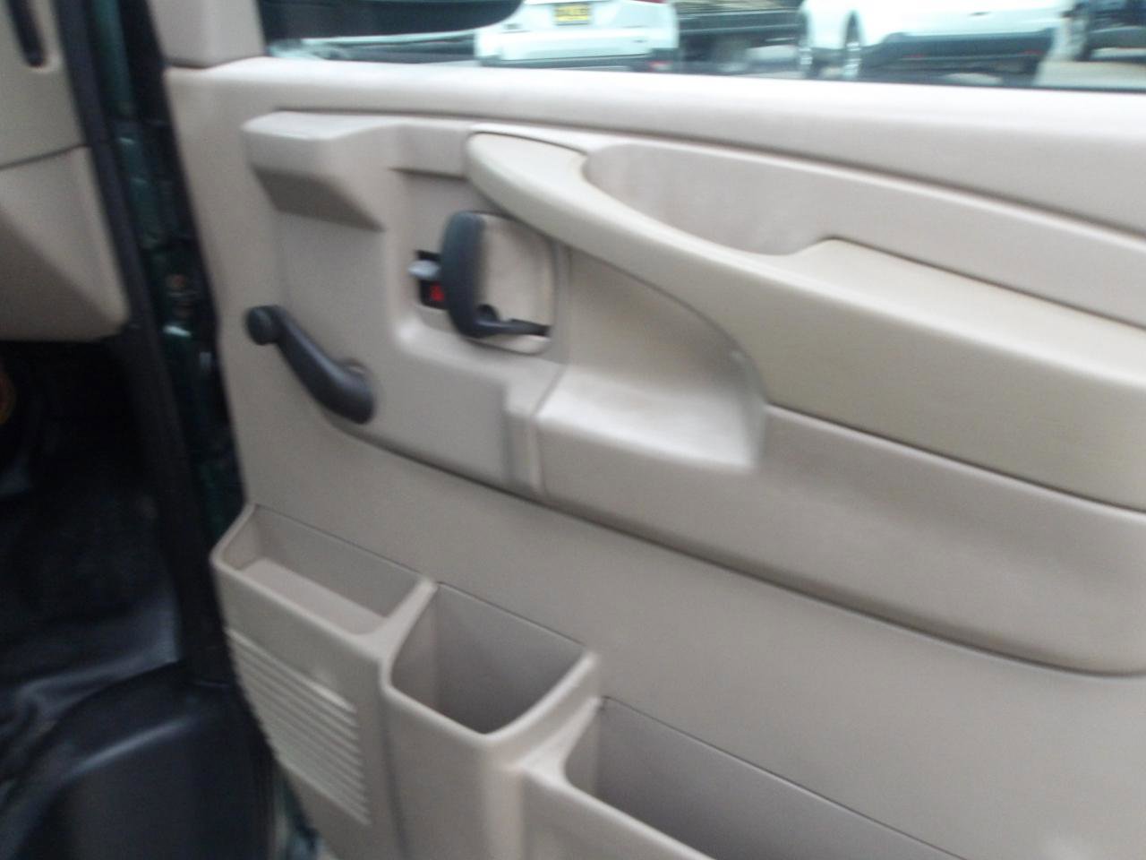 Used 2007 Chevrolet Express 1500 image 8