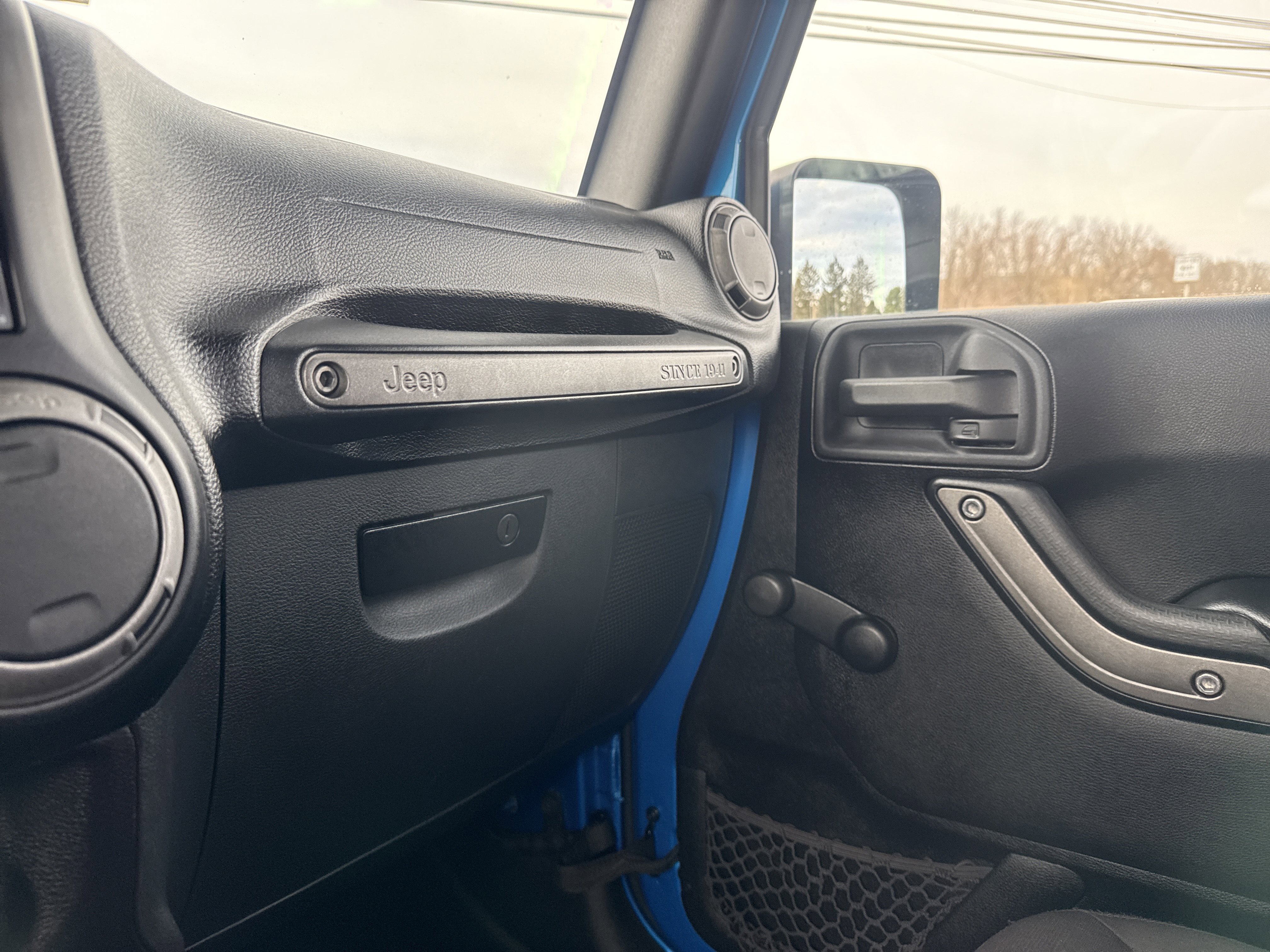 Used 2015 Jeep Wrangler Sport w/ Quick Order Package 23S AWD/4WD image 13