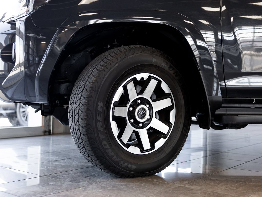 Used 2024 Toyota 4Runner TRD Off-Road Premium AWD/4WD image 8