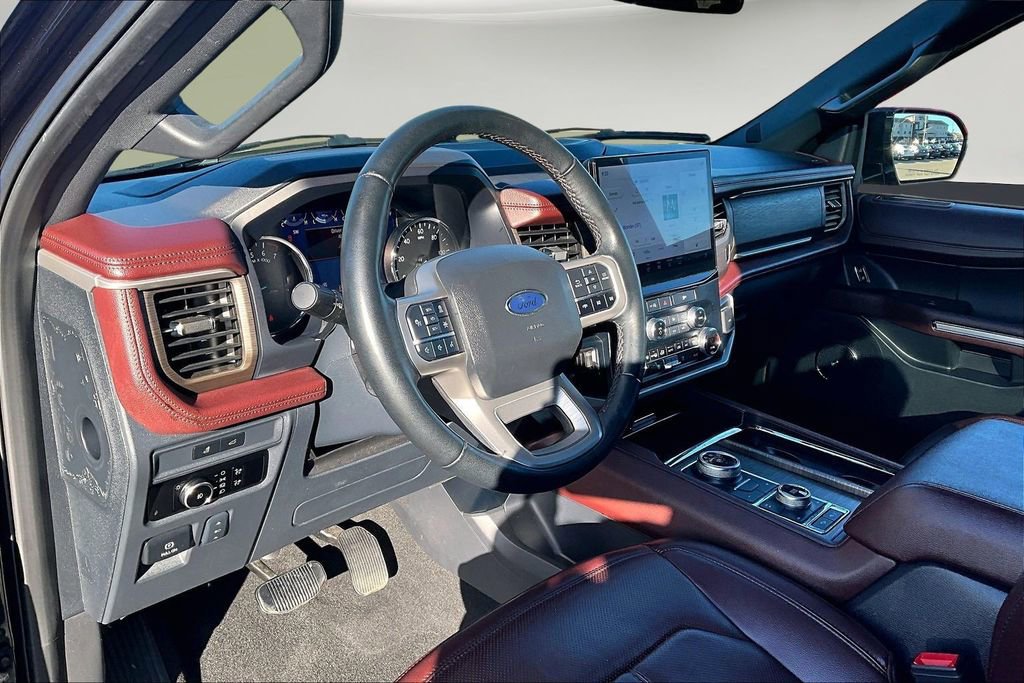 Used 2024 Ford Expedition Limited image 17
