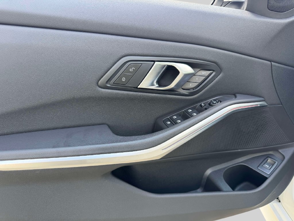 Certified 2026 BMW 330i xDrive Sedan AWD/4WD image 18
