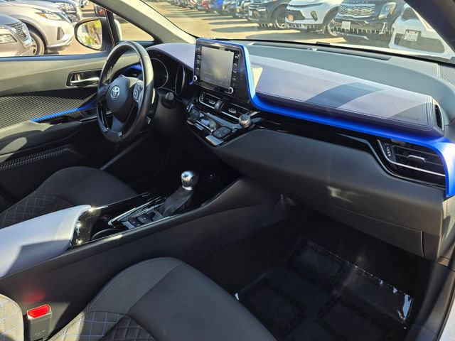 Used 2022 Toyota C-HR XLE FWD image 9