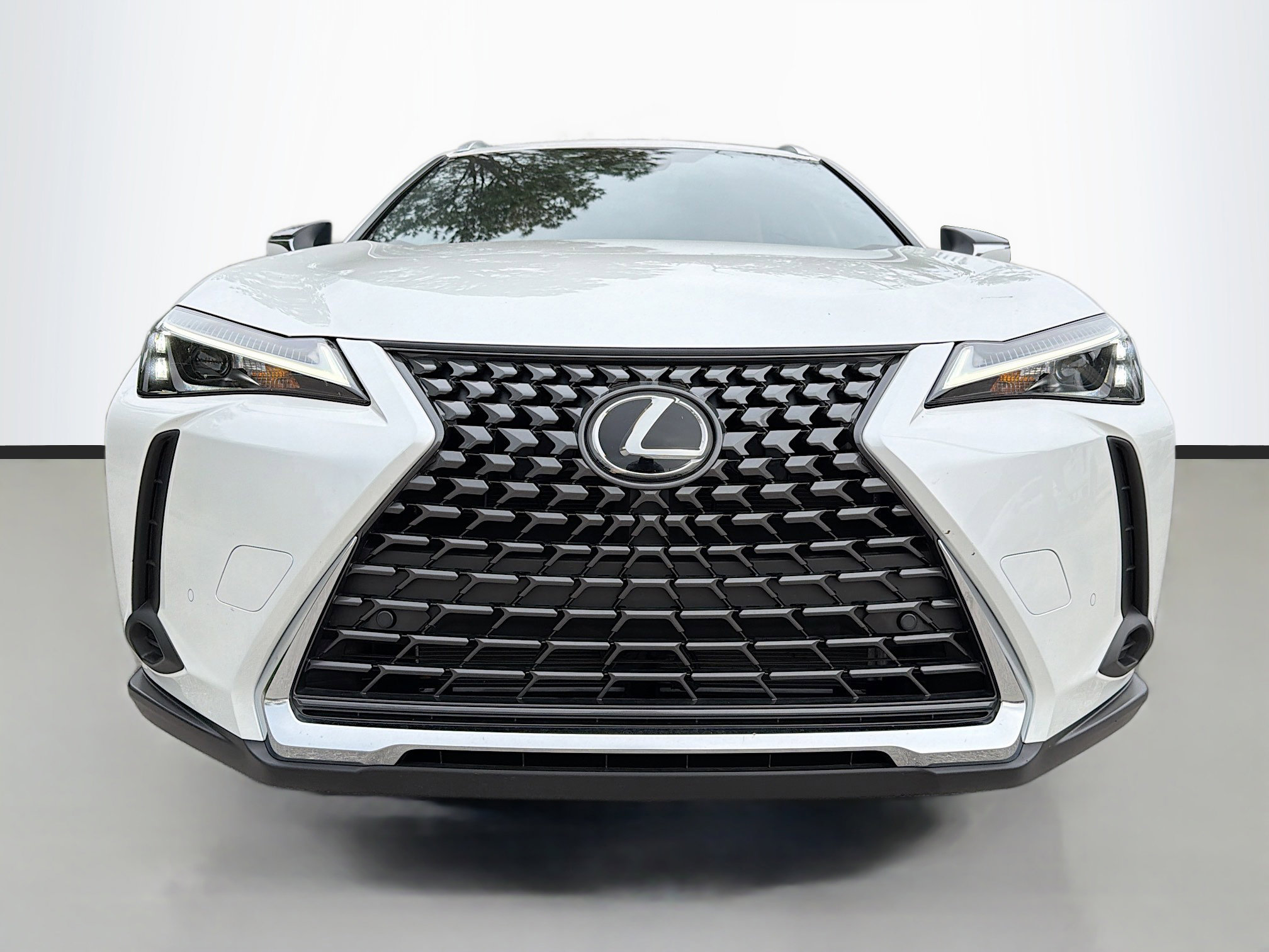 Used 2025 Lexus UX 300h FWD image 8