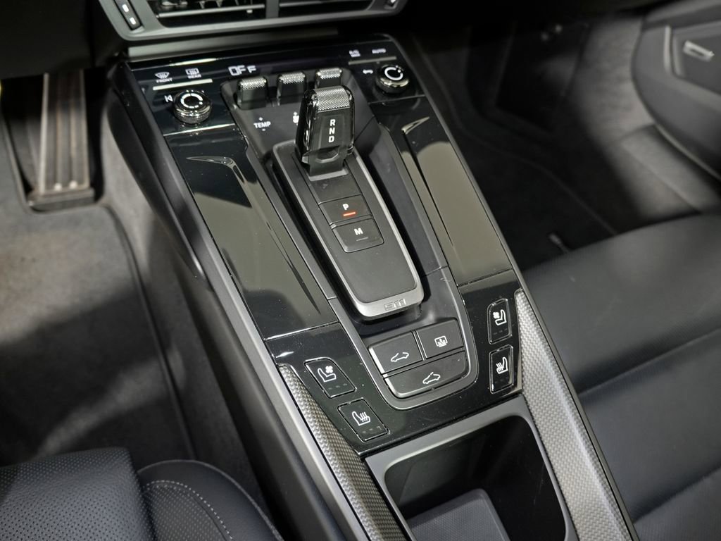 Certified 2025 Porsche 911 Carrera RWD image 33