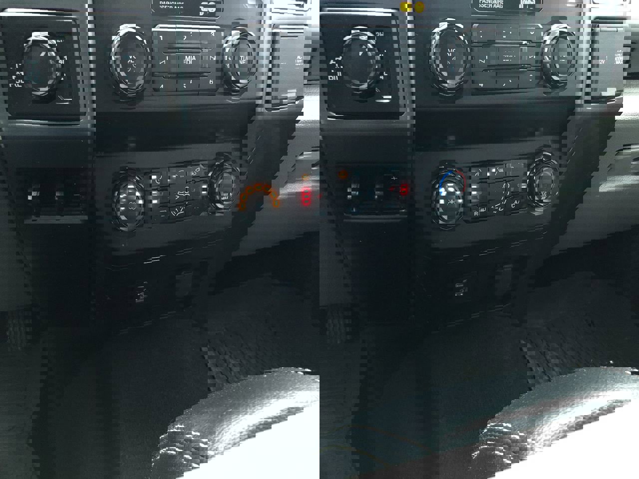 Used 2021 Ford F250 XLT w/ XLT Premium Package image 29