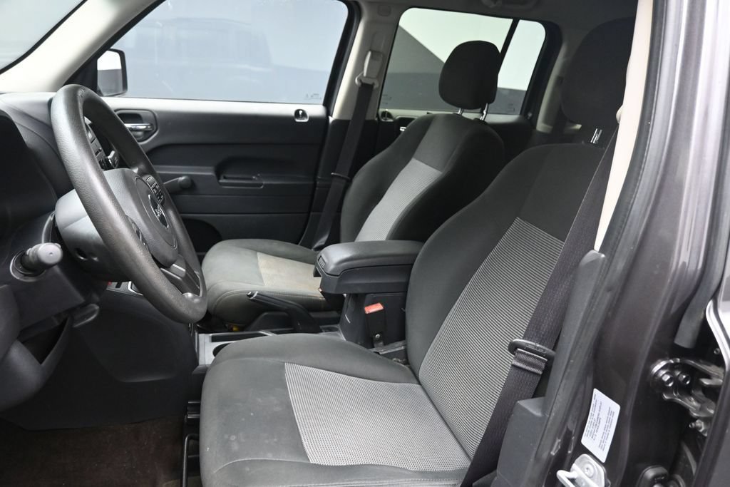 Used 2015 Jeep Patriot Sport FWD image 16