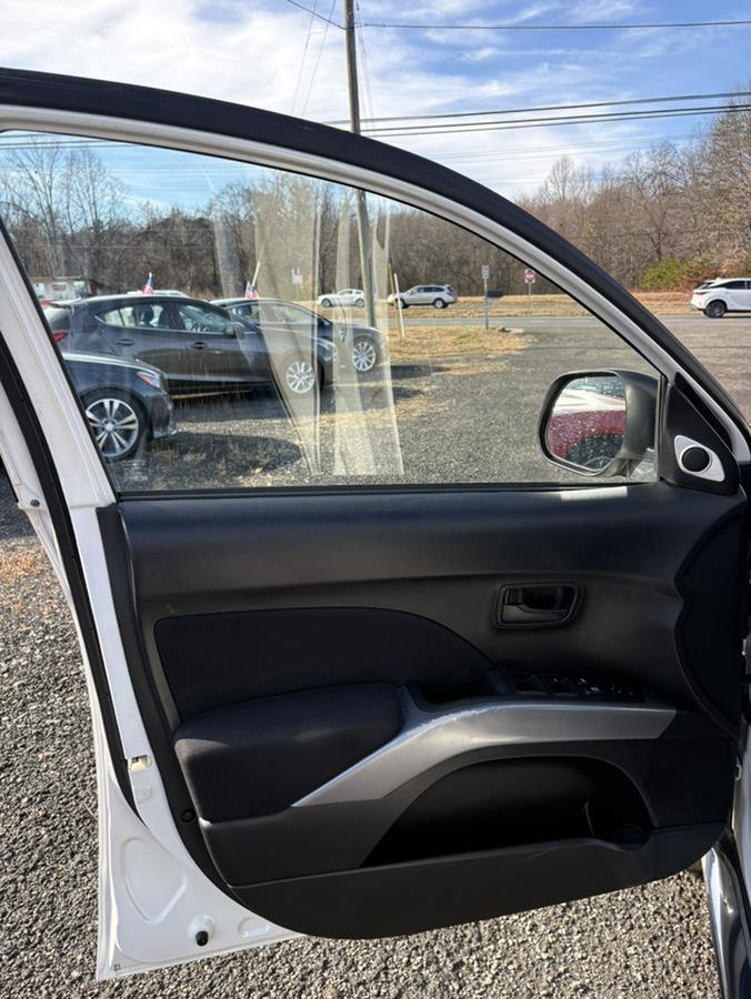 Used 2008 Mitsubishi Outlander SE image 7