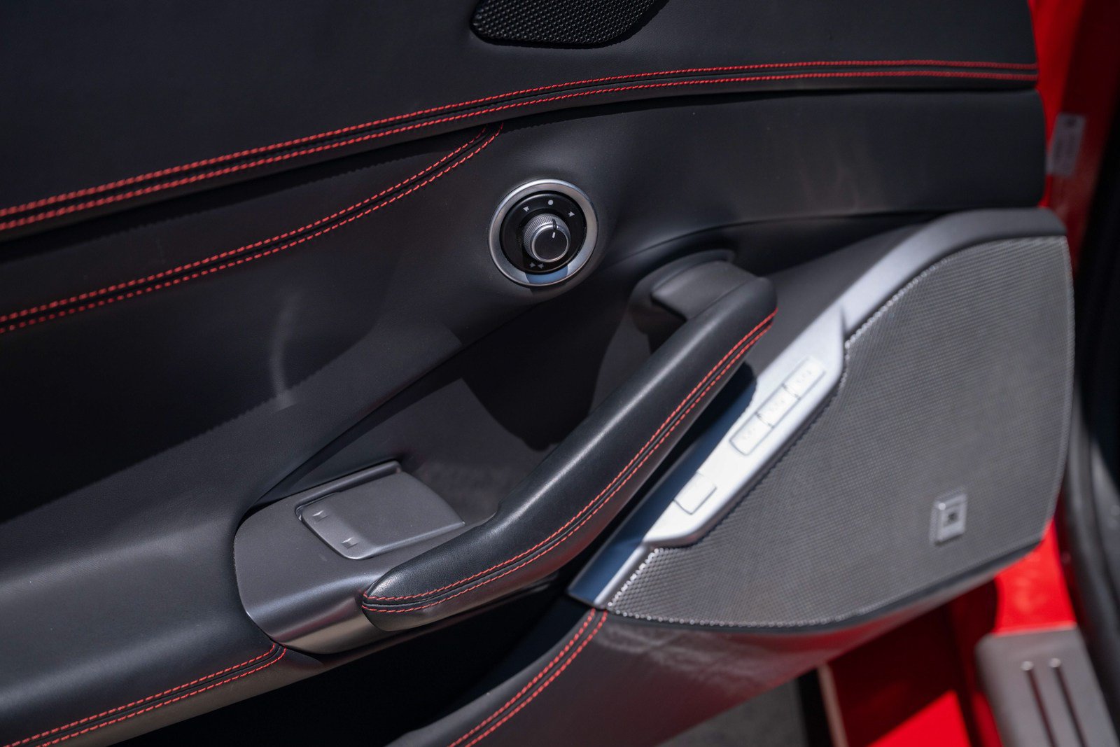 Used 2019 Ferrari Portofino RWD image 31