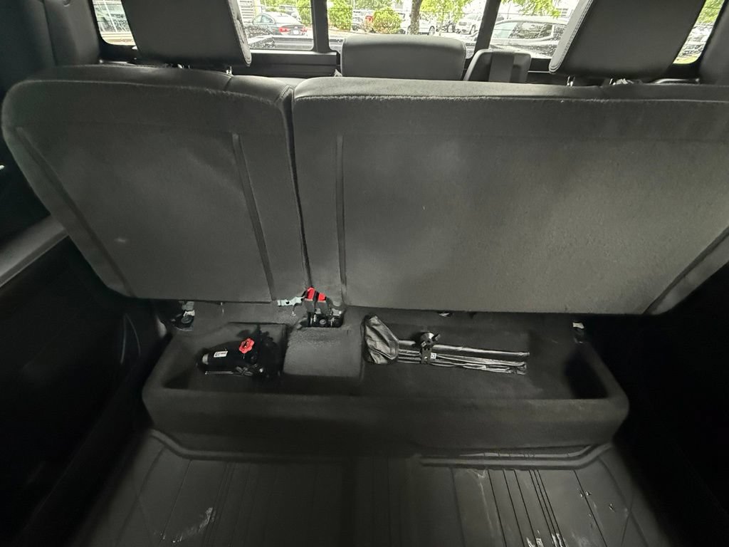 Used 2023 Chevrolet Silverado 1500 High Country w/ High Country Premium Package AWD/4WD image 34