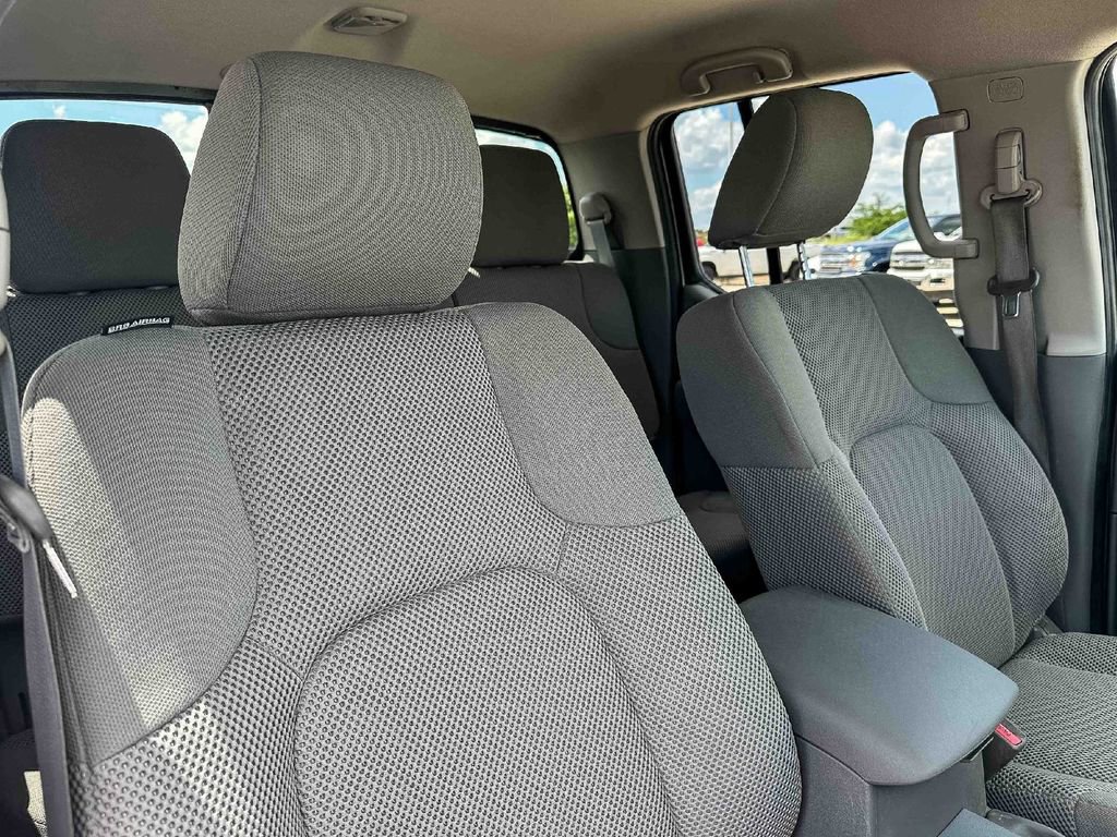 Used 2021 Nissan Frontier SV w/ Midnight Edition Floor Mats RWD image 23