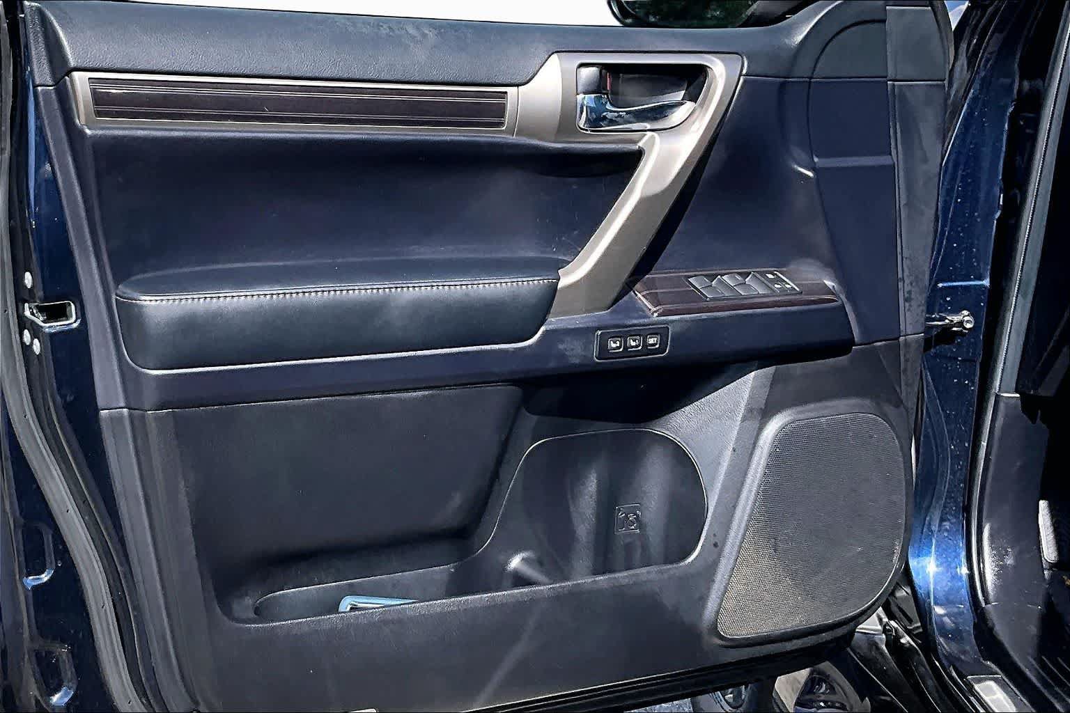 Used 2021 Lexus GX 460 Premium w/ Premium Package AWD/4WD image 25