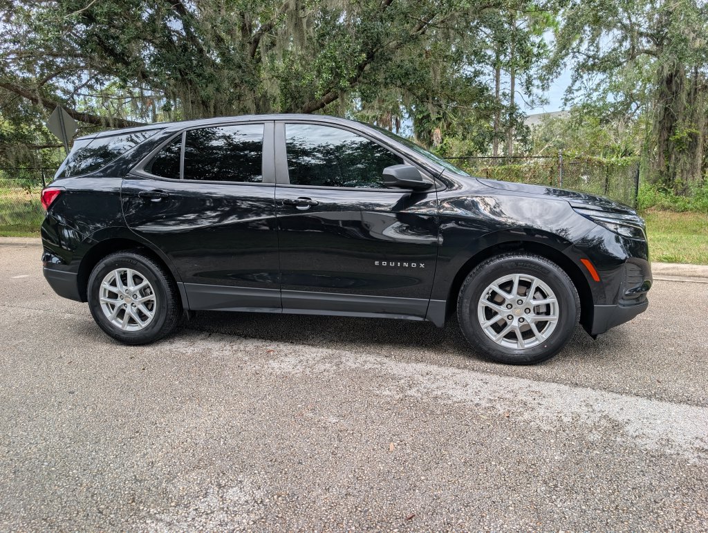 Used 2024 Chevrolet Equinox LS w/ Driver Confidence II Package FWD image 10