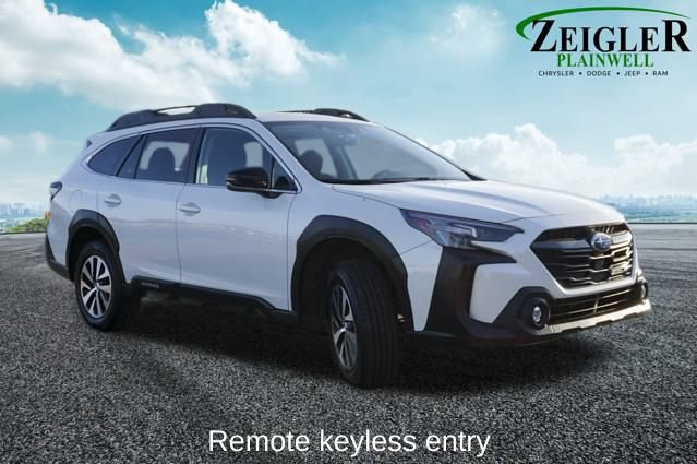 Used 2023 Subaru Outback Premium image 4