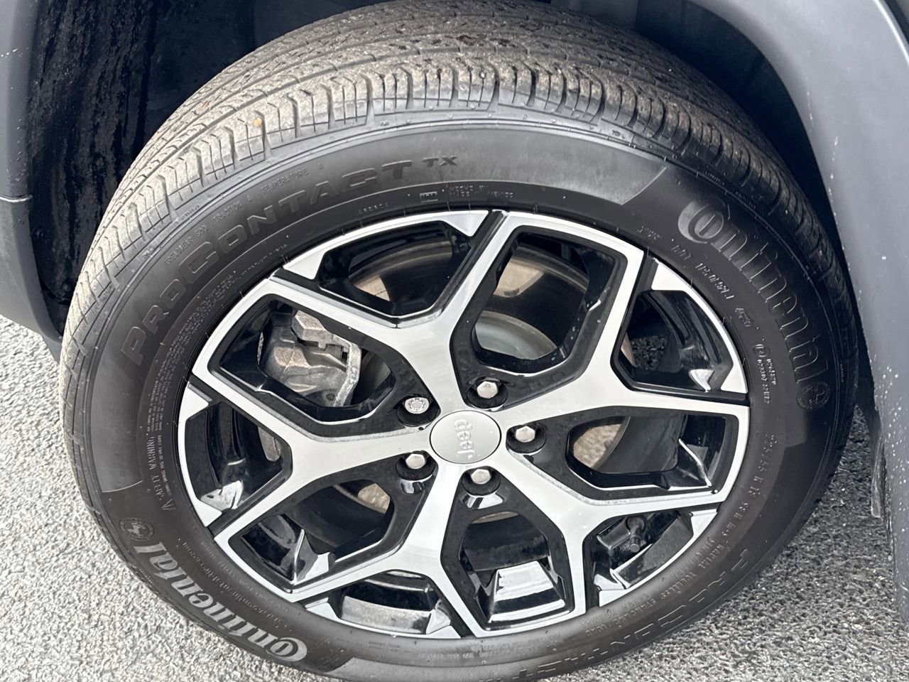 Used 2024 Jeep Compass Limited image 12