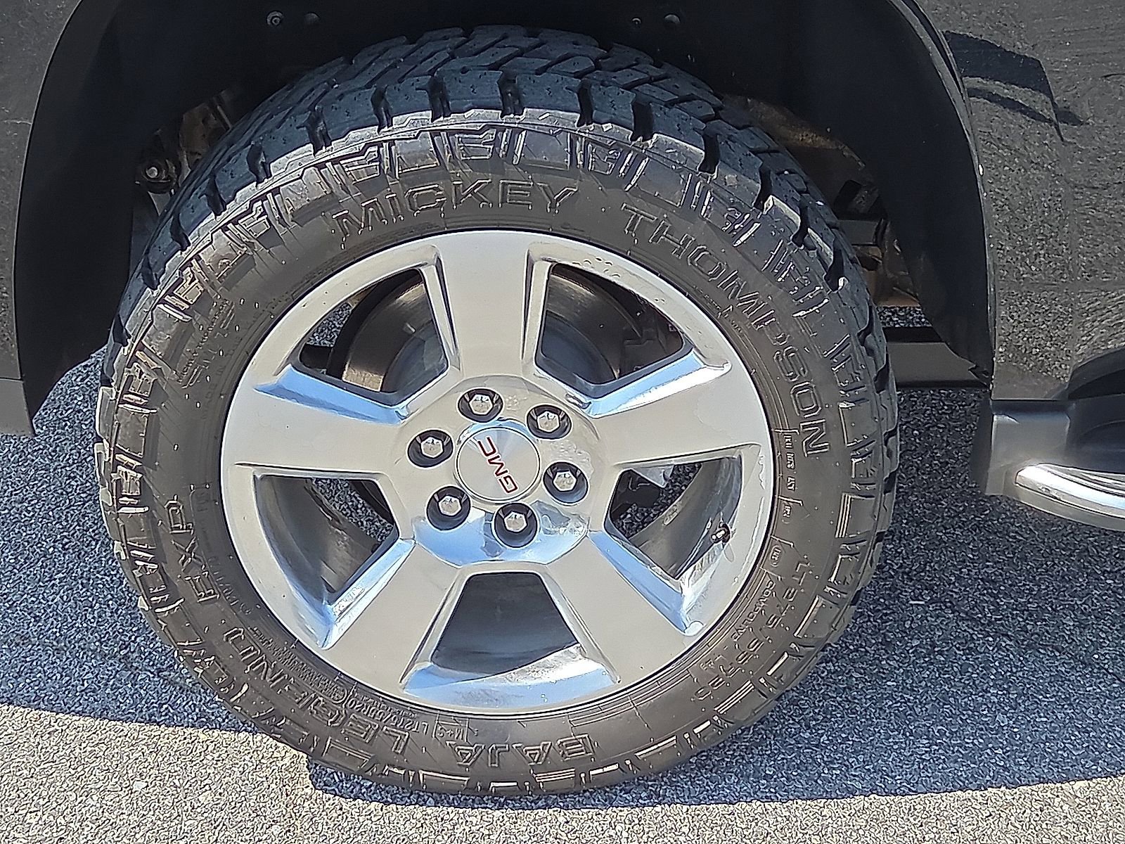 Used 2017 GMC Yukon SLT image 7