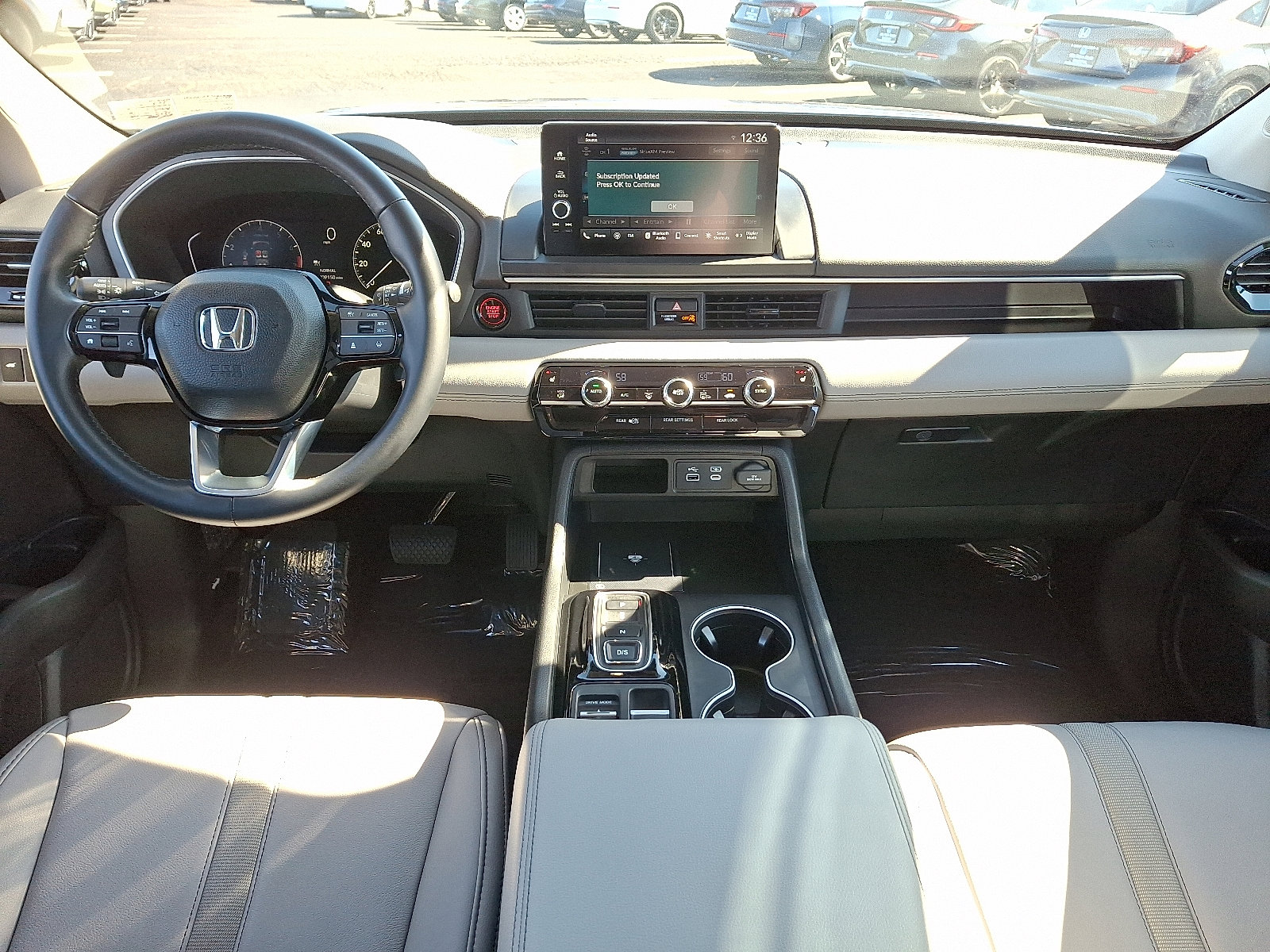 Used 2025 Honda Pilot EX-L image 11