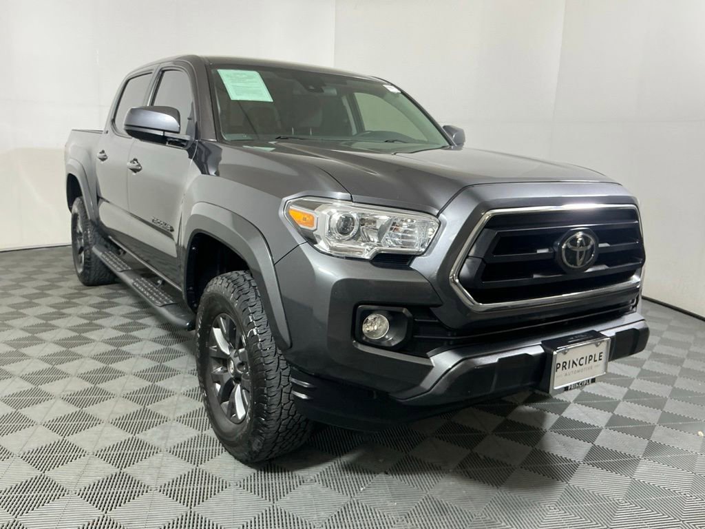 Used 2020 Toyota Tacoma SR5 w/ SR5 Appearance Package (SM) RWD image 4