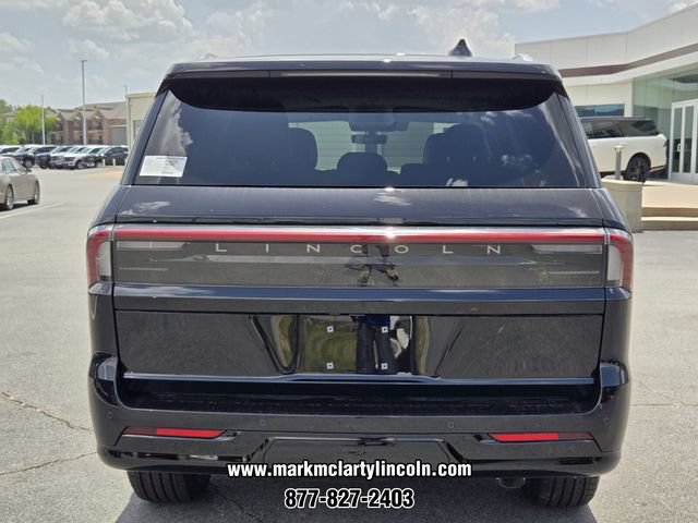 New 2027 Lincoln Navigator Premiere RWD image 4