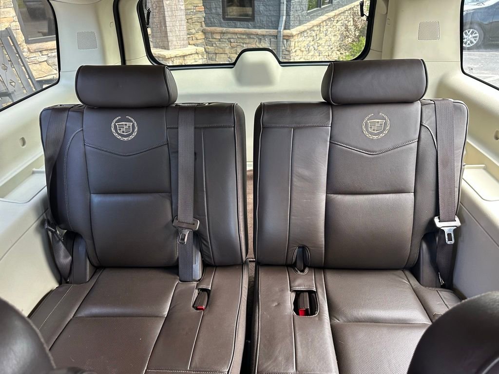 Used 2014 Cadillac Escalade ESV Platinum AWD/4WD image 40