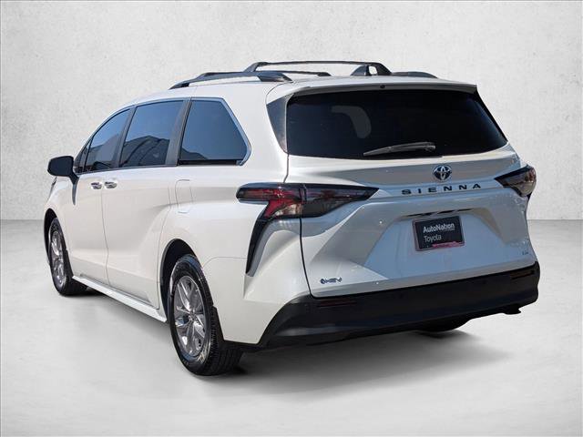 Used 2025 Toyota Sienna XLE w/ XLE Plus Package image 8