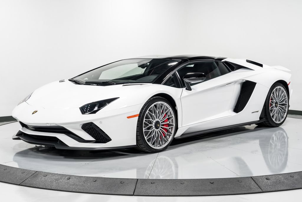 Used 2018 Lamborghini Aventador S image 44