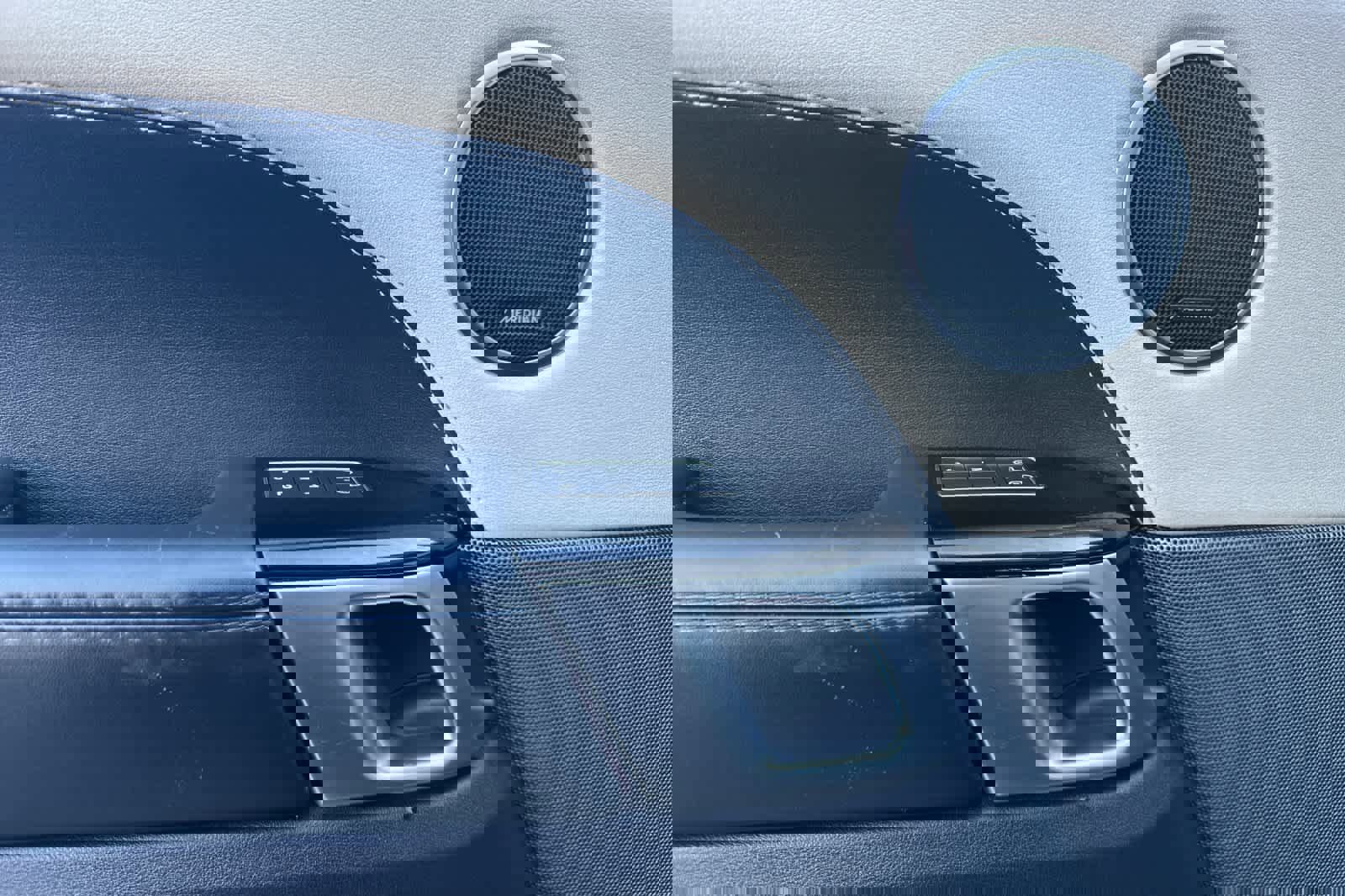 Used 2019 Land Rover Range Rover Sport HSE image 10