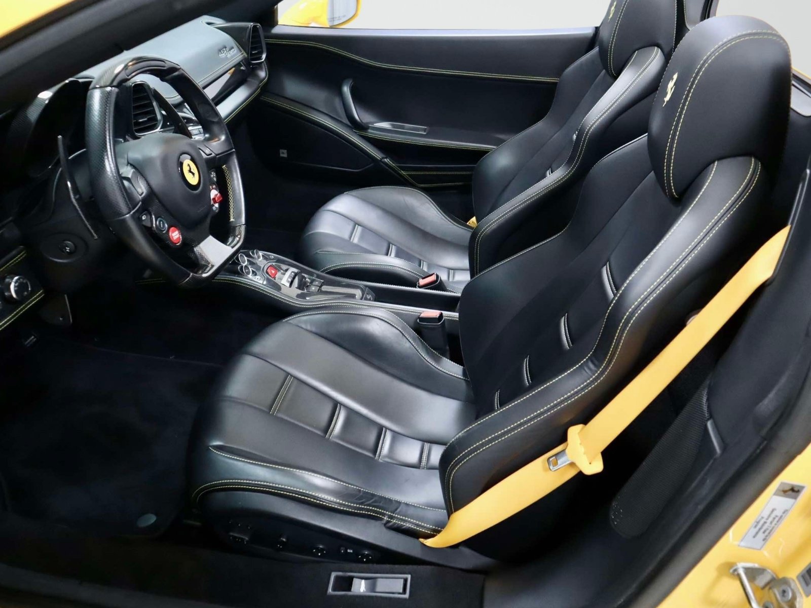 Used 2013 Ferrari 458 Spider RWD image 19