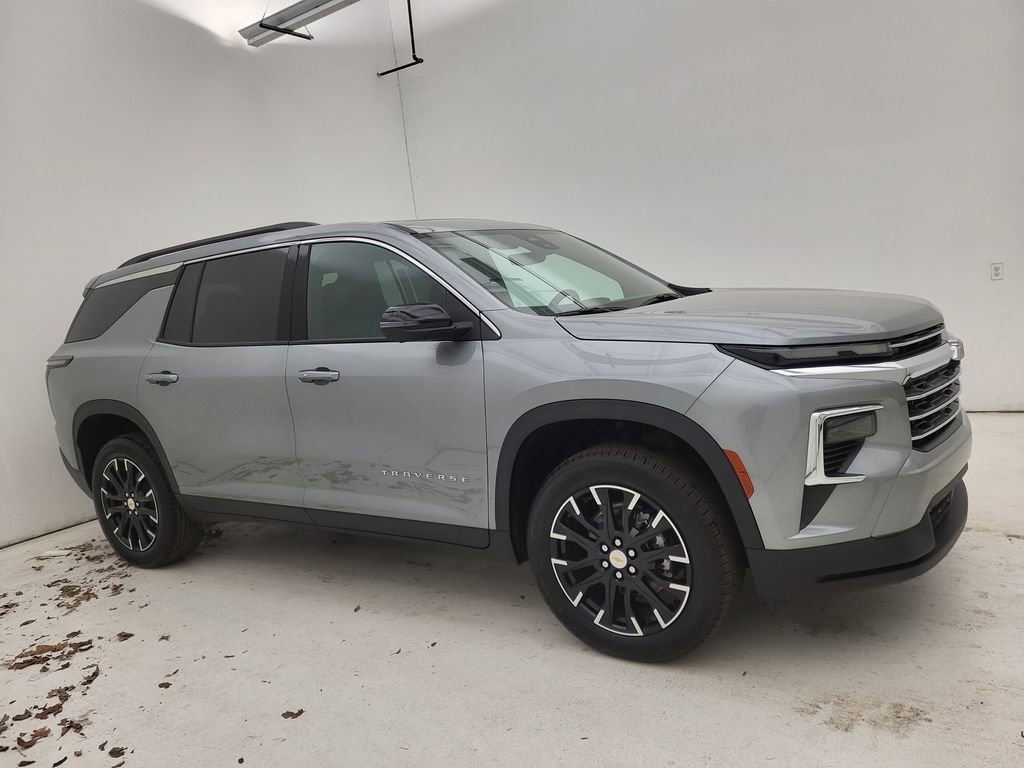 New 2026 Chevrolet Traverse LT w/ Sun and Wheel Package